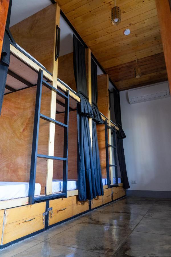Momo Hostel Moalboal Kültér fotó