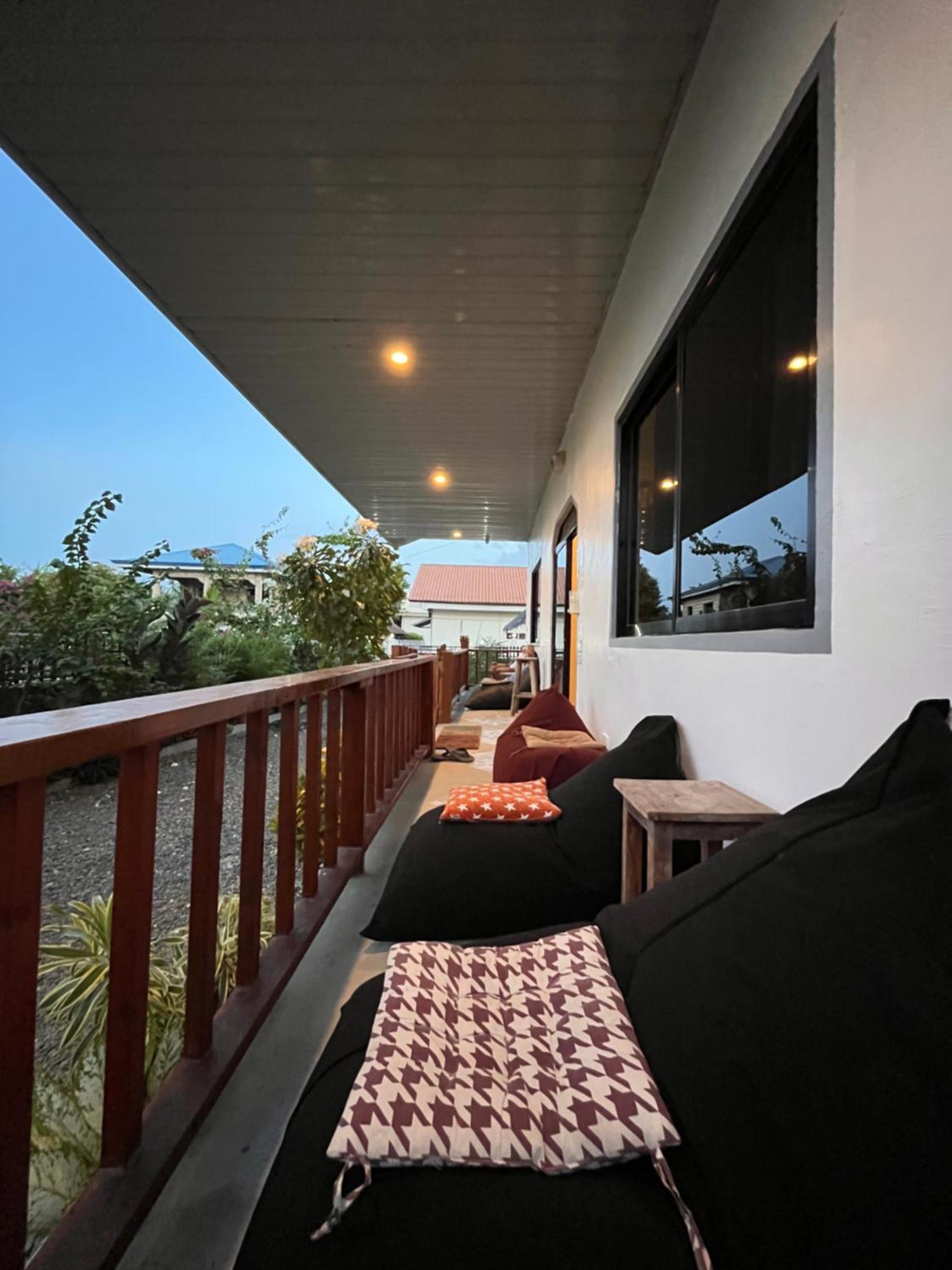 Momo Hostel Moalboal Kültér fotó